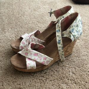 Pretty Tom’s Wedges